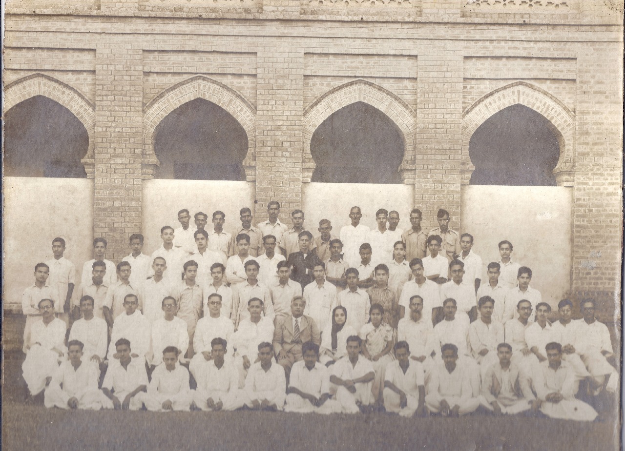 Department of Physics, University of Dhaka 1940s